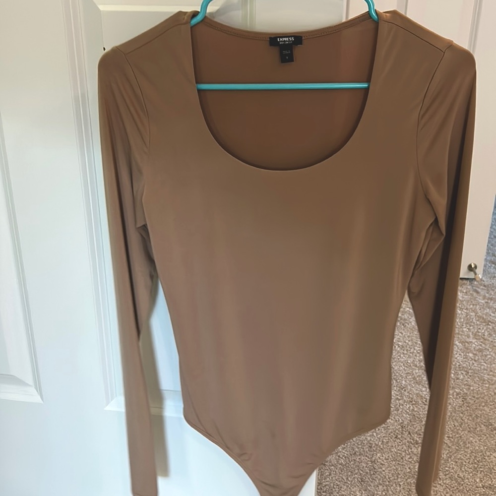 Express bodysuit body contour